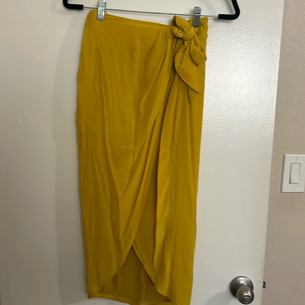 Women’s 2piece top w/skirt